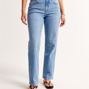 Abercrombie NWT 90s straight 28L curve love